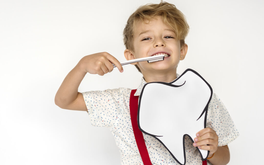 CÓMO CEPILLARSE LOS DIENTES CORRECTAMENTE: TRUCOS PARA LOS MÁS PEQUEÑOS